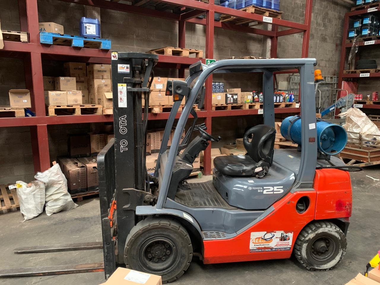 Empilhadeira Combustão - Toyota - 8FG25